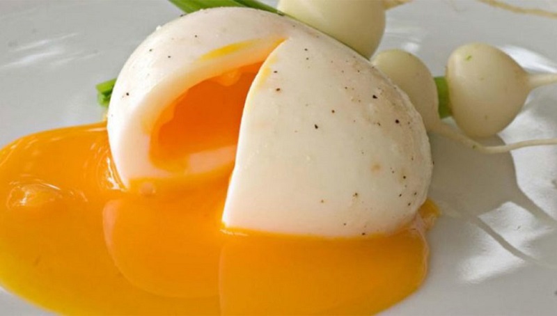 Comment enlever la coquille d’un œuf mollet